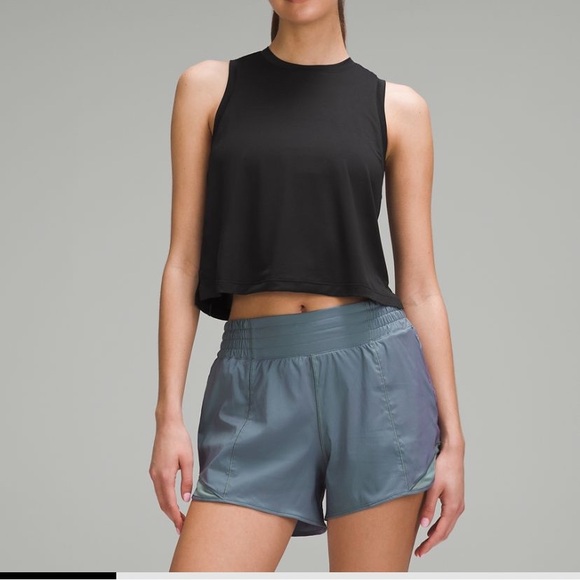 Ultra light waist-length tank top - Picture 1 of 3